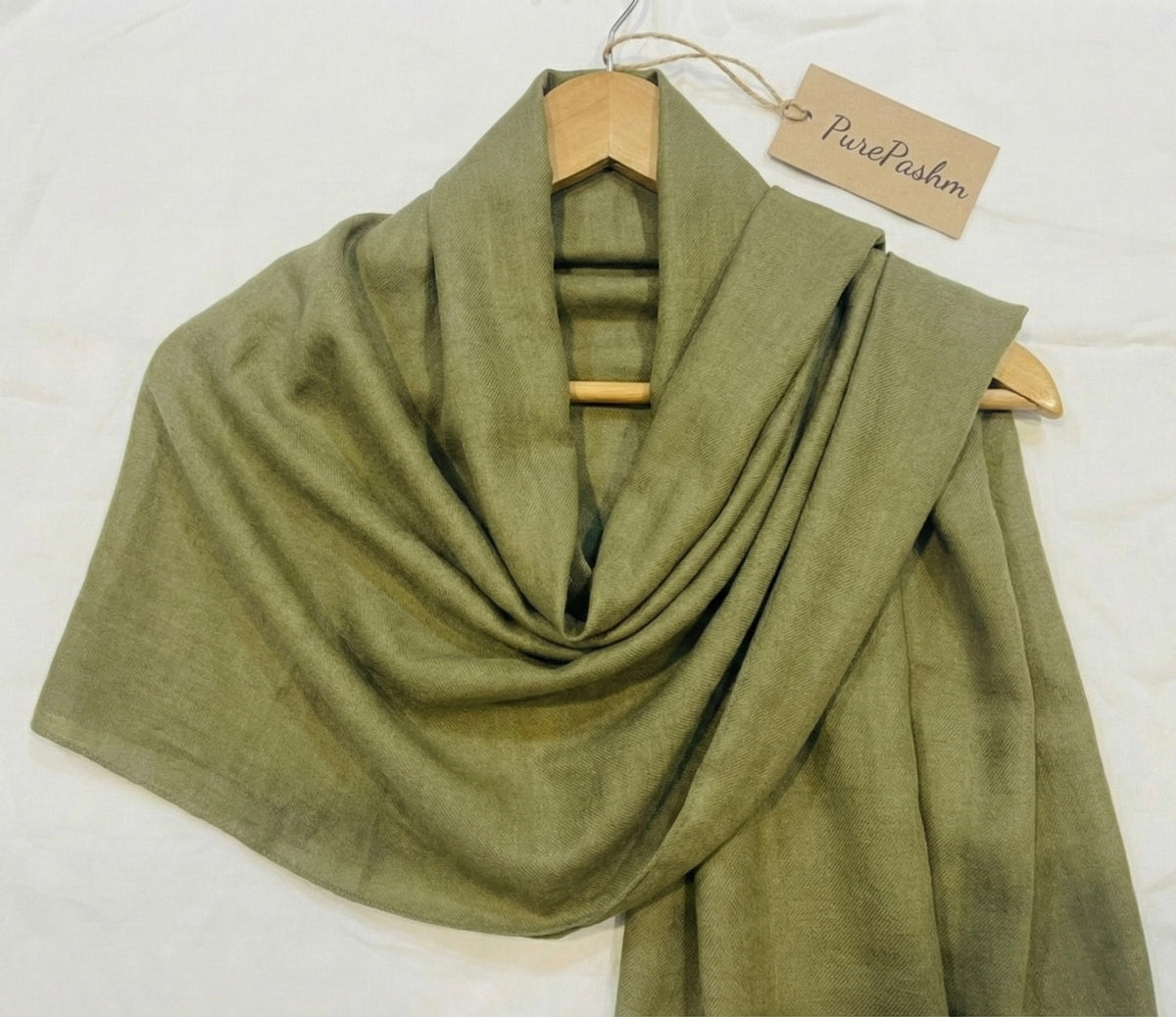Pure Kashmiri Pashmina Shawl – 100% Handwoven Luxury