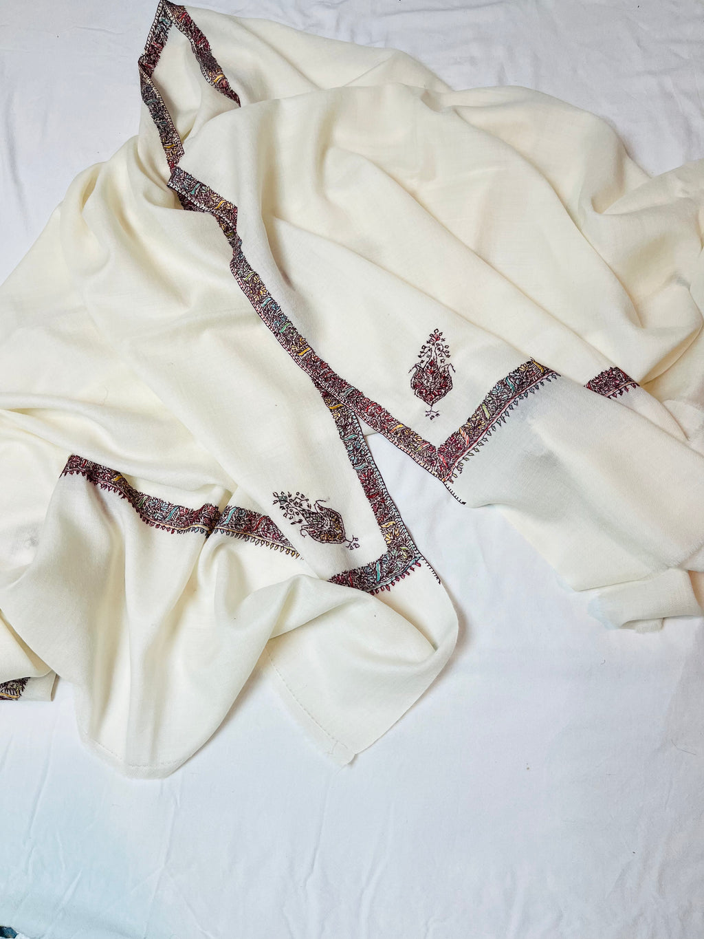 White Hashi Dhar Semi-Pashmina Shawl with Hand Sozni Embroidery